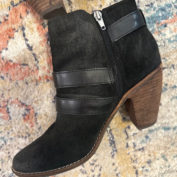 Black nubuck suede Dolce Vita black ankle booties with silver metal accents, 9.5 - Picture 5 of 13